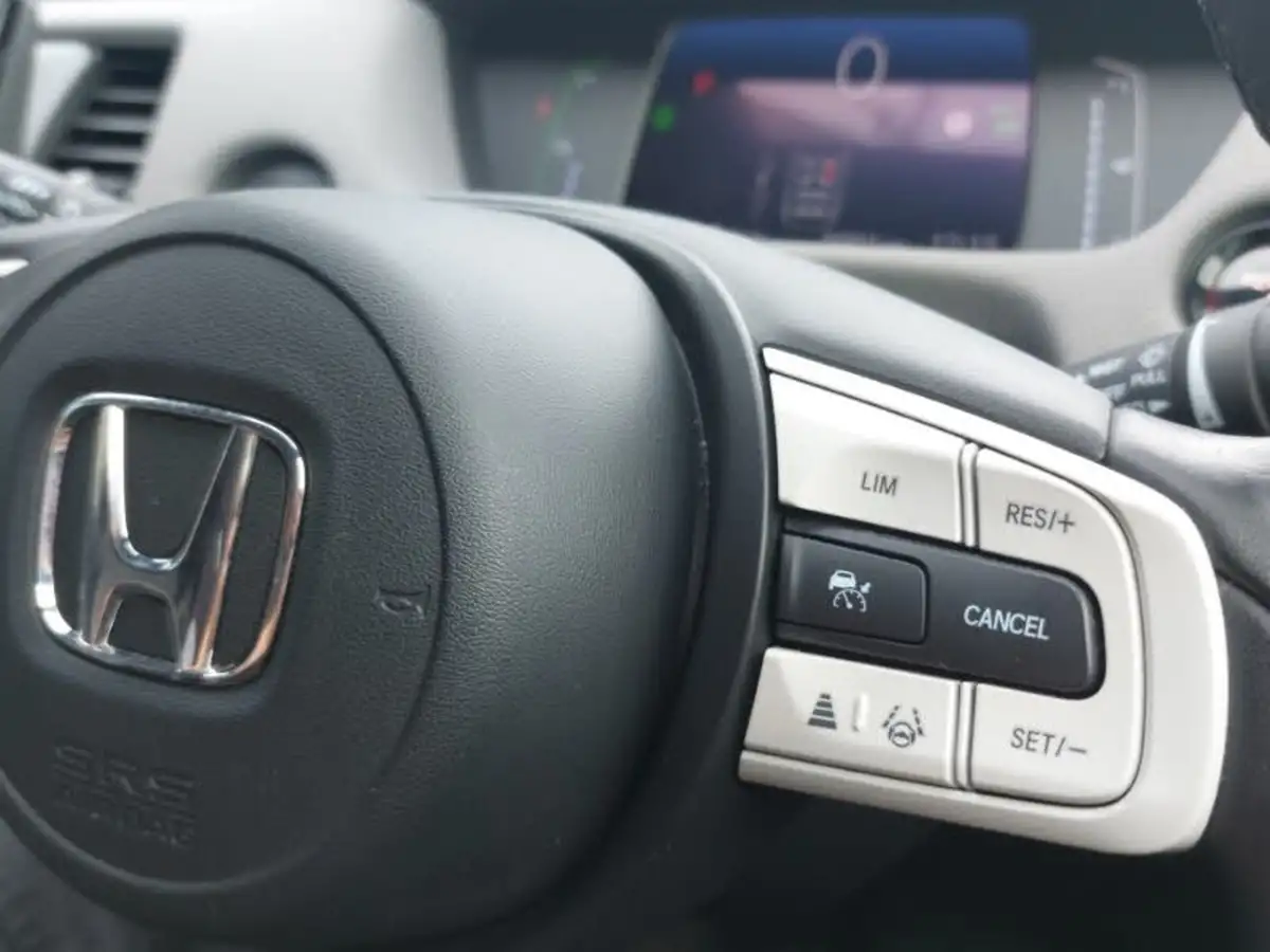 2021-honda-jazz-15-i-mmd-crosstar-ex-109ps-two-tone-big-13