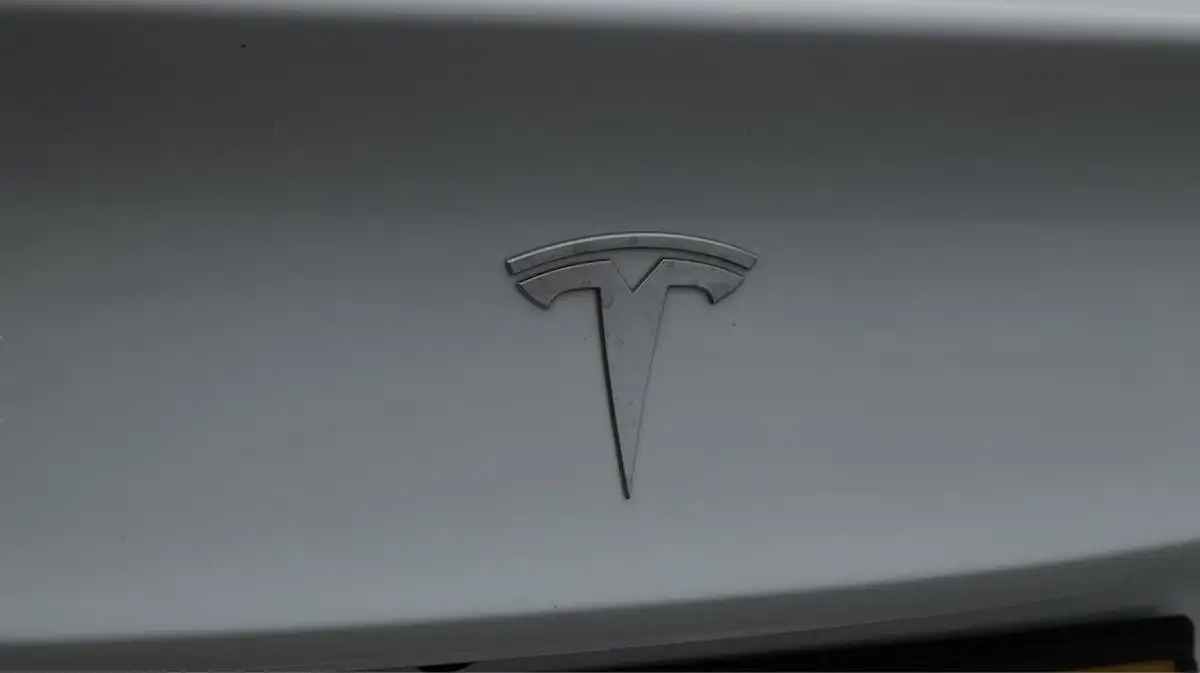 2021-tesla-model-3-e-long-range-4x4-big-21
