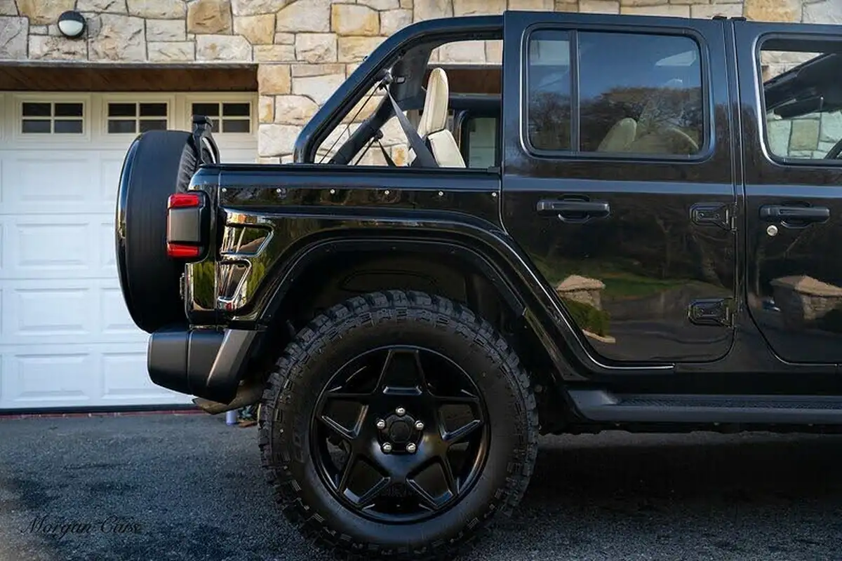 2022-jeep-wrangler-20-gme-sahara-5d-big-13