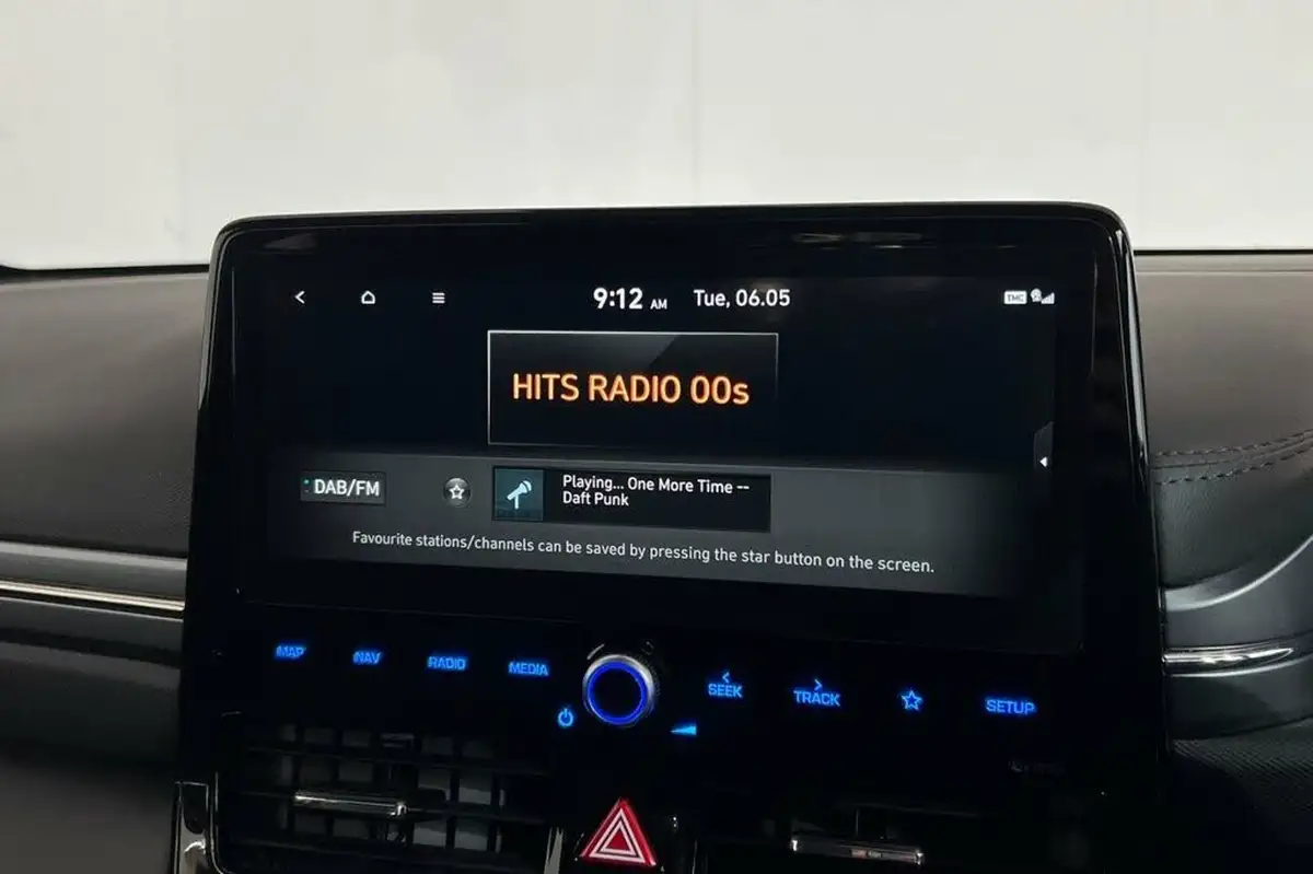 2021-hyundai-ioniq-e-premium-se-electric-100kw-big-16