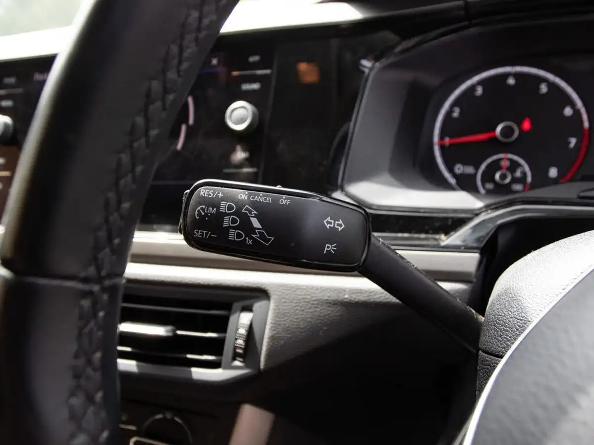 2019-volkswagen-polo-10-tsi-se-big-16