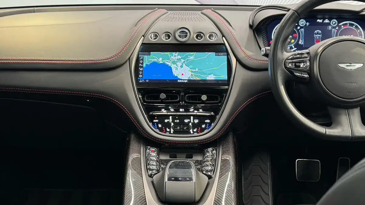 2021-aston-martin-dbx-40-v8-big-9
