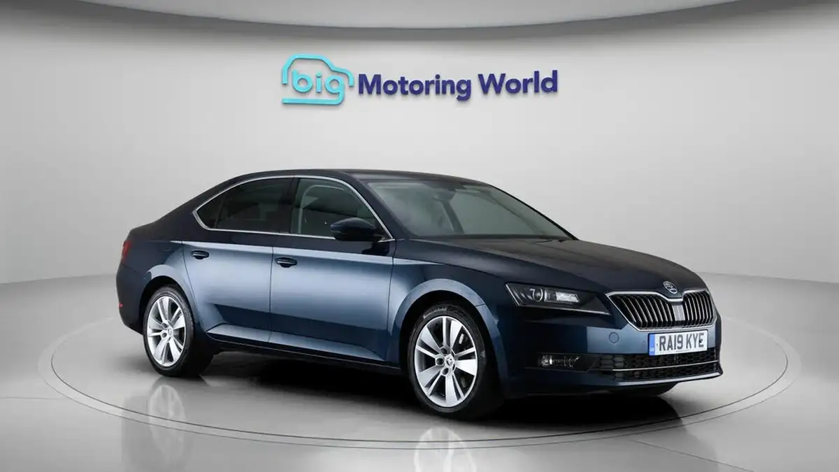 2019-skoda-superb-20tdi-se-l-executive-150ps-hatchback-big-0