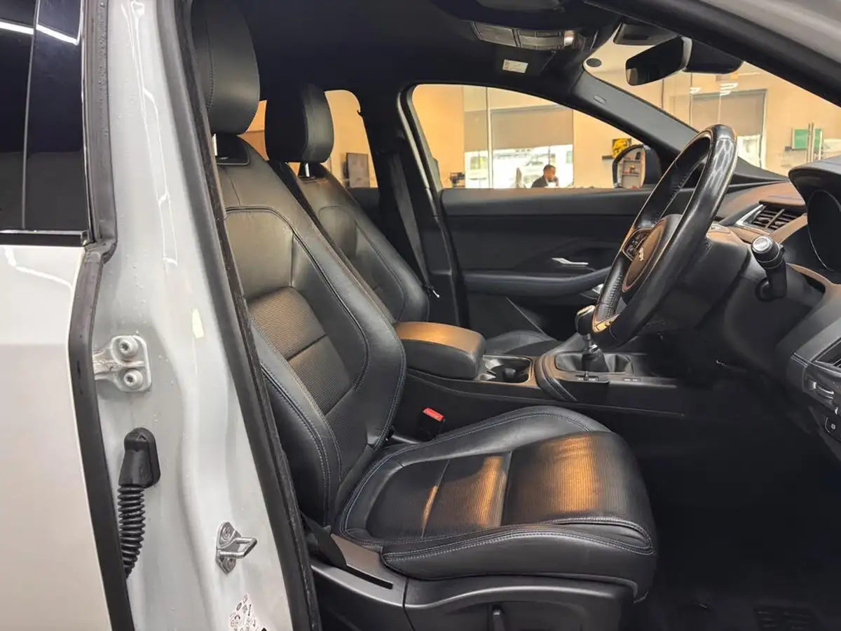 2019-jaguar-e-pace-20-i4d-r-dynamic-s-150ps-big-30