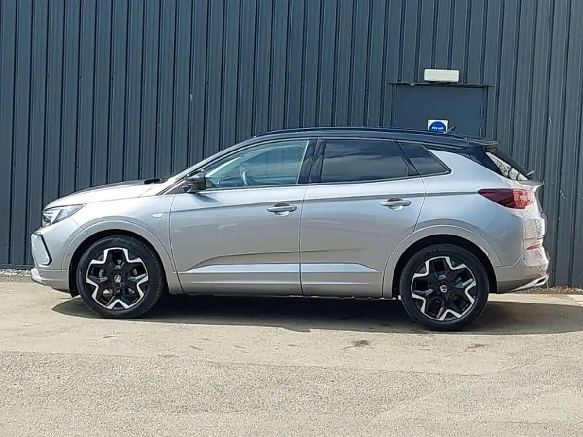 2024-vauxhall-grandland-12-ultimate-130ps-big-3