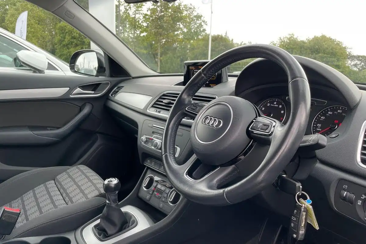 2016-audi-q3-14-tfsi-se-big-23