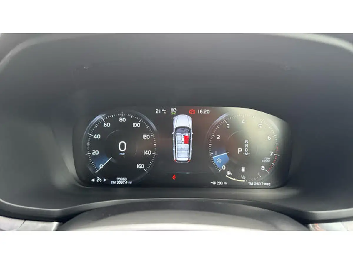 2021-volvo-v60-20-b3-momentum-161bhp-big-10