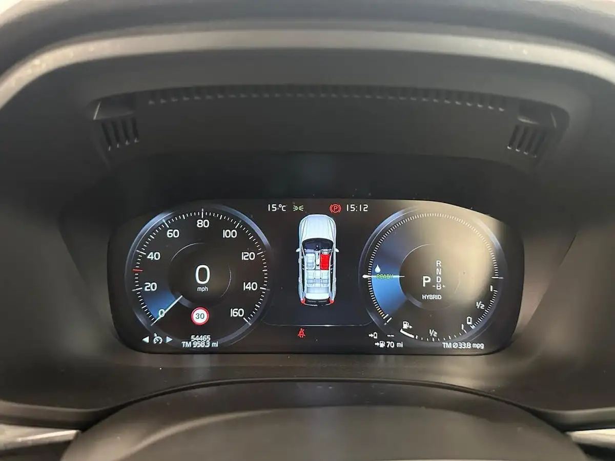 2021-volvo-xc60-20-t6-inscription-expression-340bhp-big-45