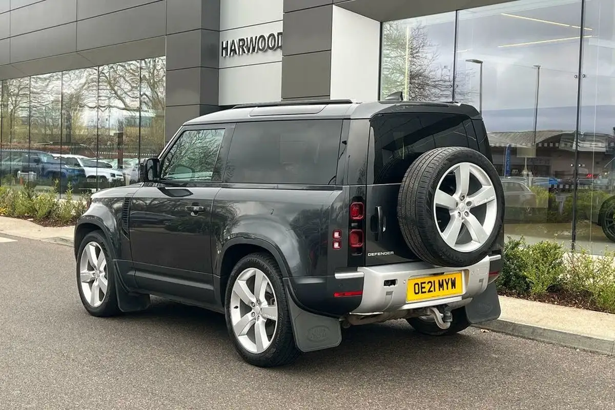 2021-land-rover-90-defender-30-d250-hse-big-8