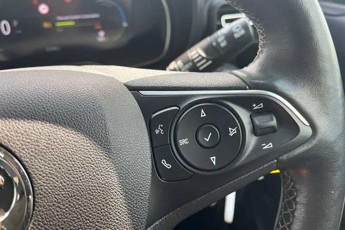 2022-vauxhall-combo-life-e-se-big-21