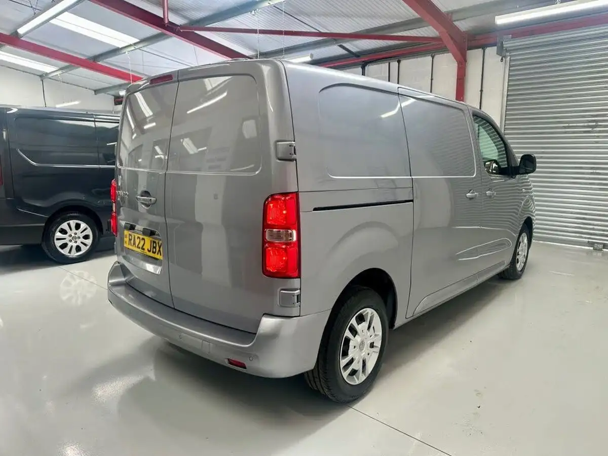 2022-vauxhall-vivaro-15td-2700-l1h1-sportive-100pseu6d-big-4