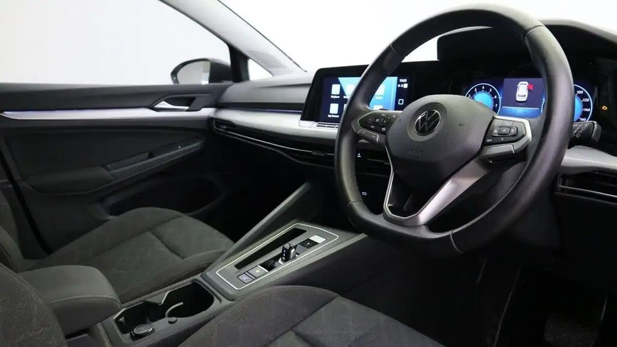 2021-volkswagen-golf-15-etsi-life-150ps-hatchback-big-5