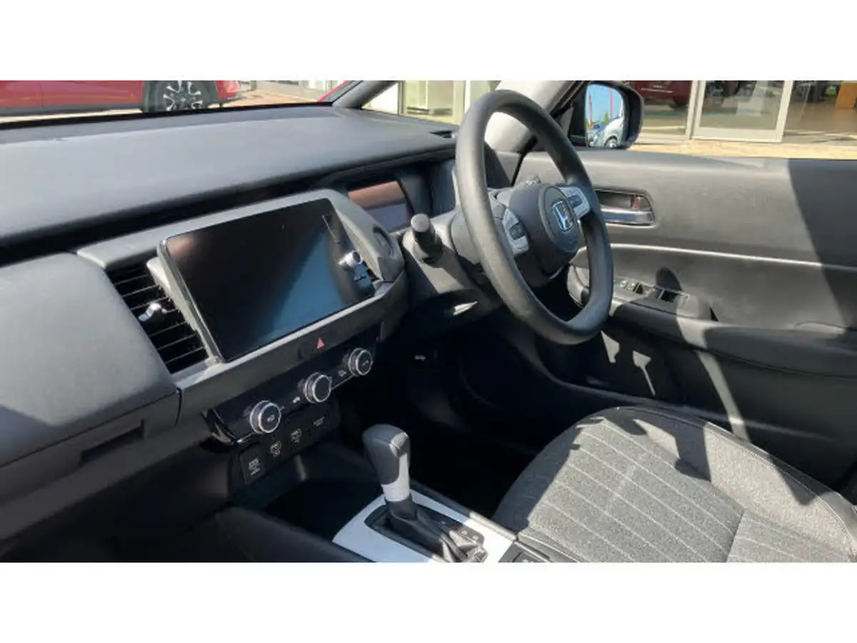 2023-honda-jazz-15-i-mmd-sr-big-1