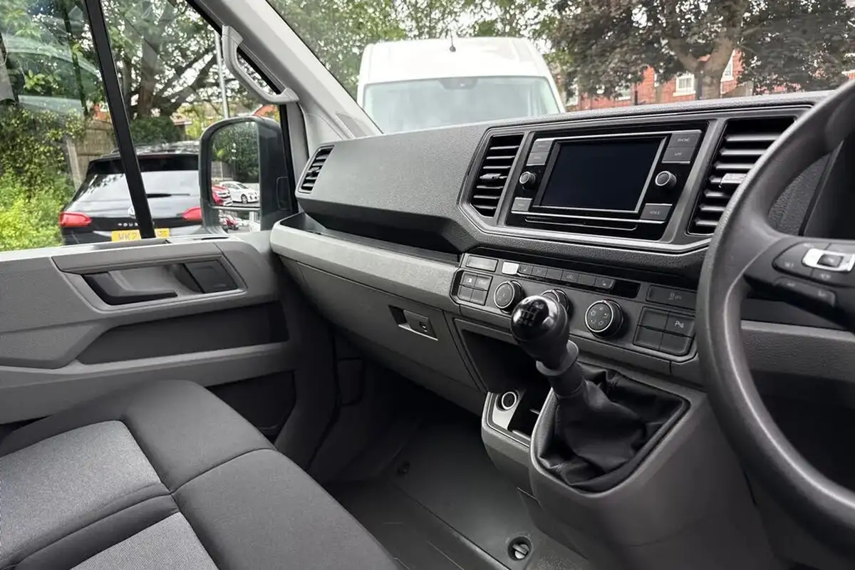 2024-volkswagen-crafter-big-13