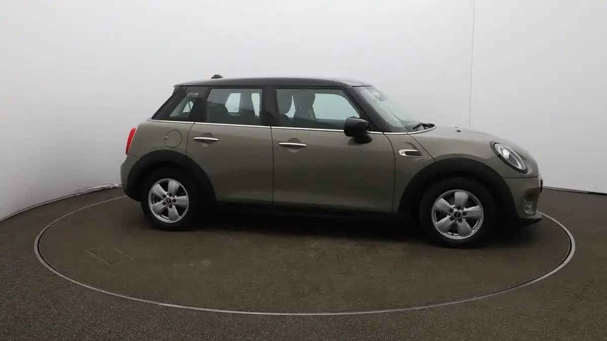 2020-mini-countryman-15-cooper-classic-big-47