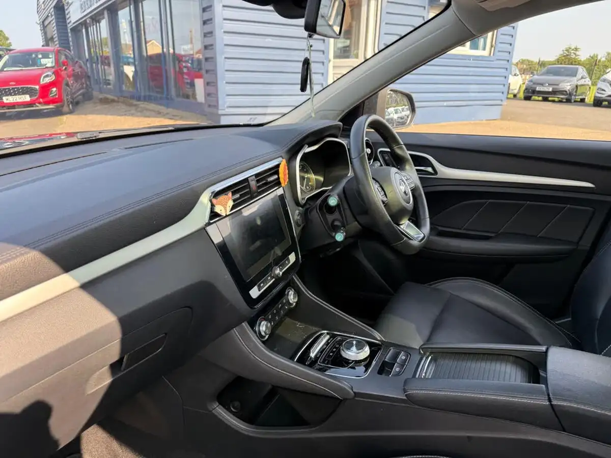 2021-mg-zs-suv-e-exclusive-ev-big-24