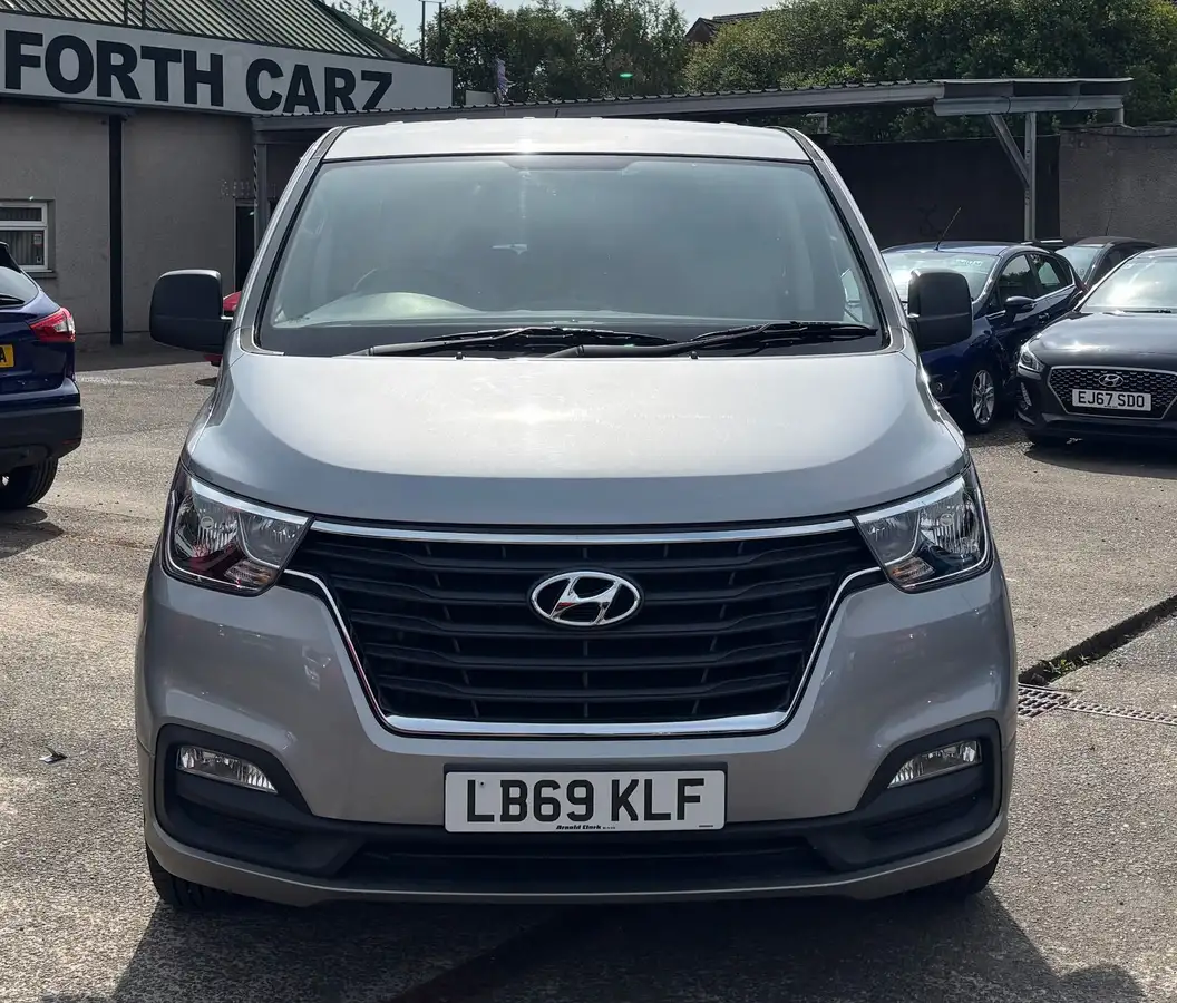 2019-hyundai-i800-25crdi-se-136ps-big-2