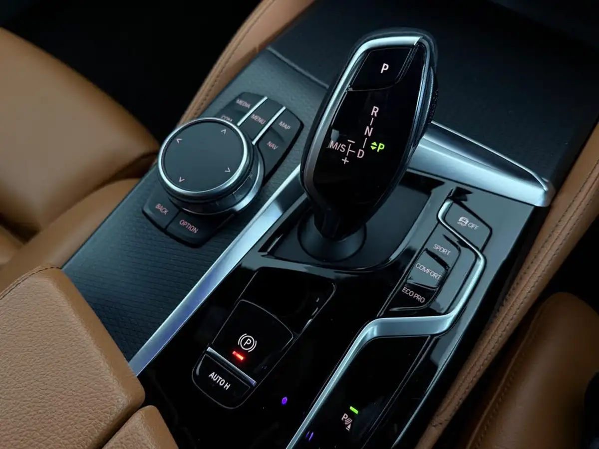 2021-bmw-5-series-20td-520d-m-sport-mht-saloon-4d-big-41