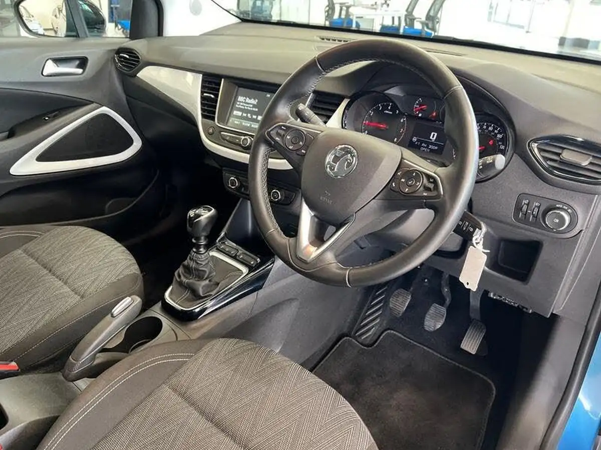 2020-vauxhall-crossland-x-12-griffin-110ps-big-2