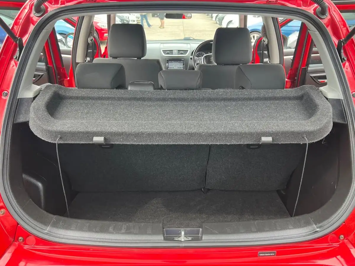 2016-suzuki-swift-12-sz4-94ps-nav-5d-big-54