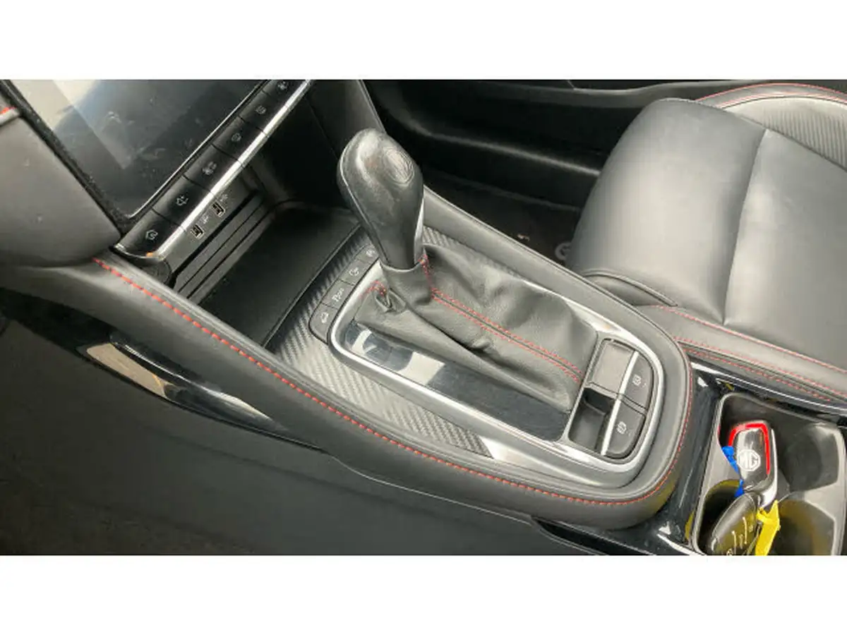 2020-mg-zs-suv-10t-gdi-exclusive-111ps-big-12