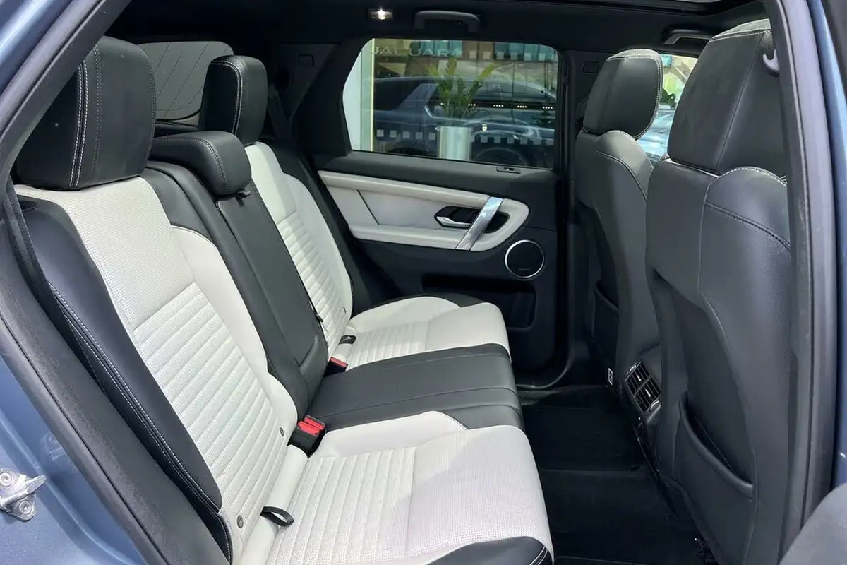 2022-land-rover-discovery-sport-15-p300e-r-dynamic-se-big-31