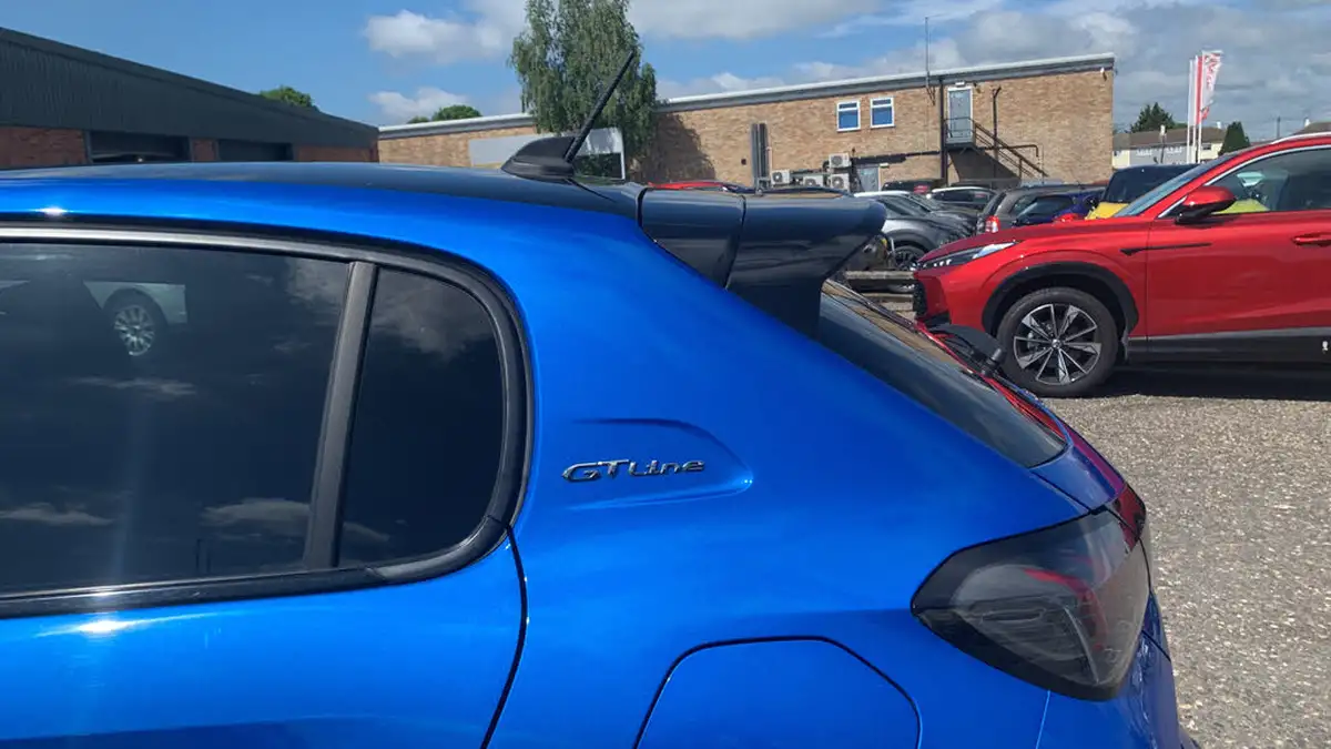 2020-peugeot-208-12-puretech-gt-line-100bhp-eat8-big-42
