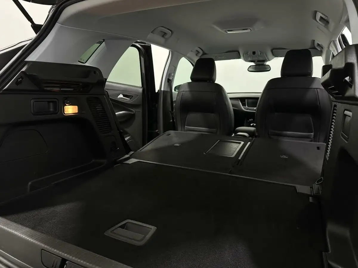 2020-vauxhall-grandland-x-12-sri-nav-big-43