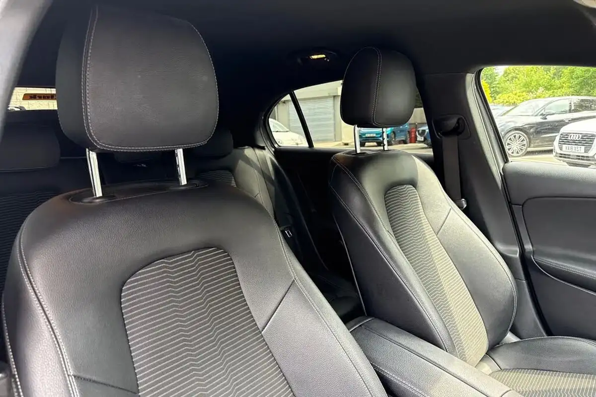 2018-mercedes-benz-a-class-15d-a180d-sport-116ps-executivess-hatchback-5d-7g-dct-big-23