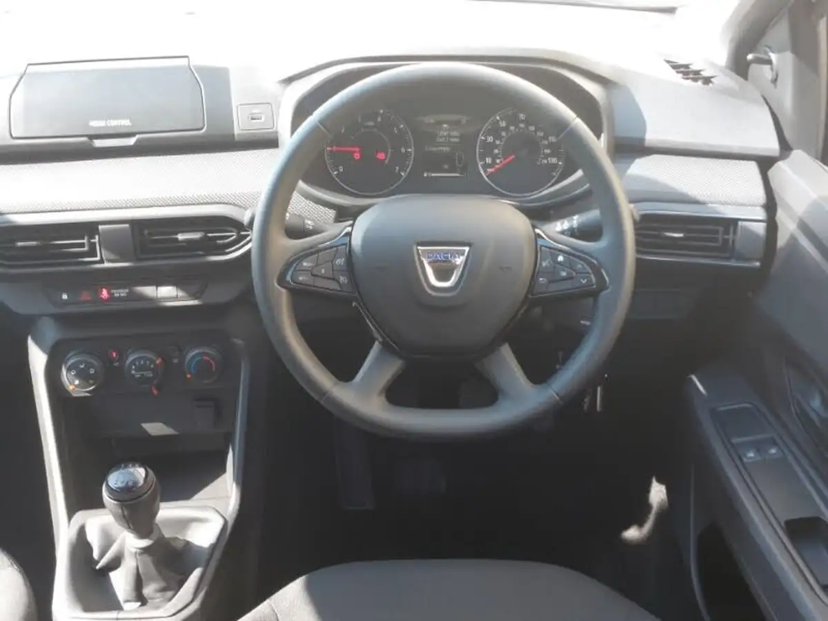 2022-dacia-sandero-10-sce-essential-big-6