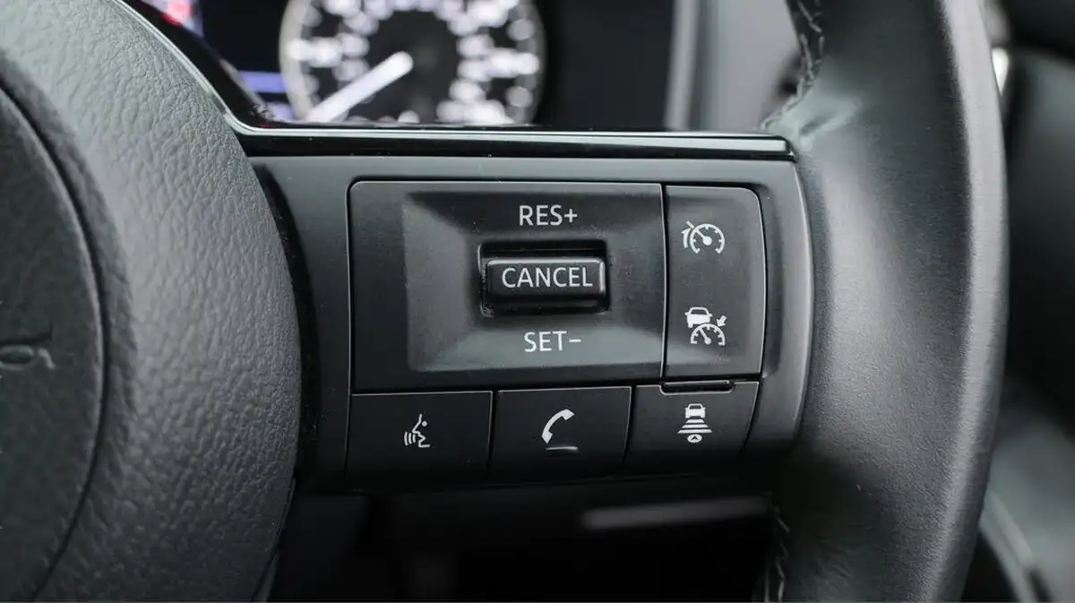2022-nissan-qashqai-13-dig-t-acenta-premium-140ps-big-24