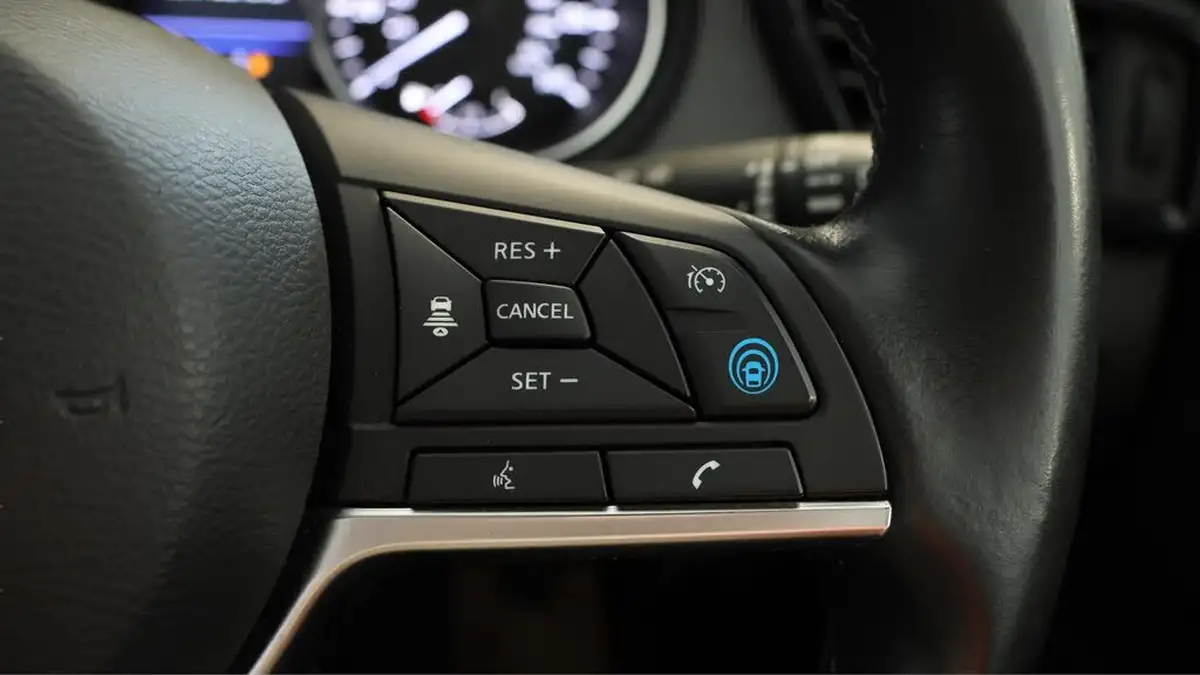 2020-nissan-qashqai-13-dig-t-n-tec-160ps-propilotglass-dct-big-24