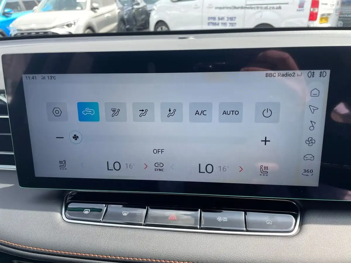 2025-mg-hs-15t-gdi-trophy-273ps-plug-in-hybrid-1496cc-auto-big-17