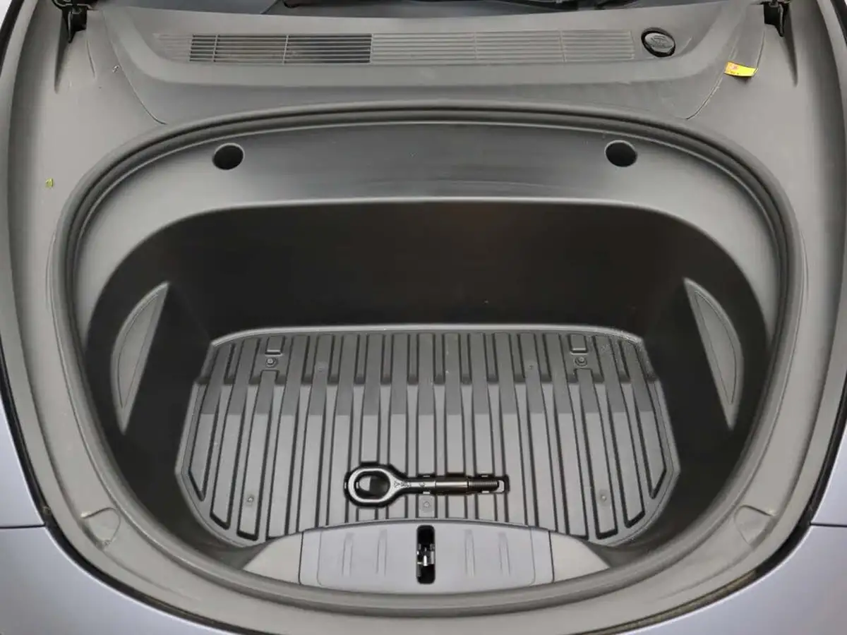 2021-tesla-model-3-e-long-range-4x4-big-12
