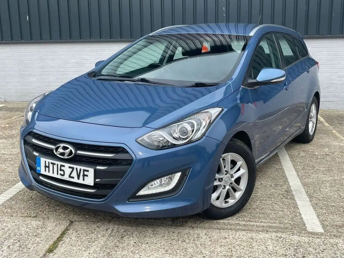 2015-hyundai-i30-16crdi-se-nav-110ps-tourer-big-69