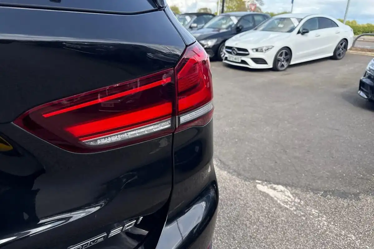 2022-bmw-x1-20-xdrive20i-xline-big-15