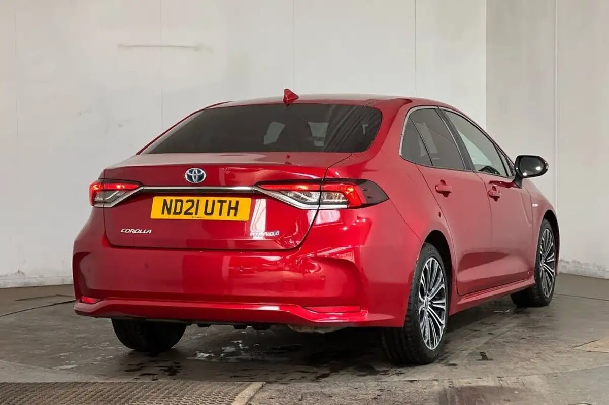 2021-toyota-corolla-18-vvt-i-design-saloon-4d-big-24