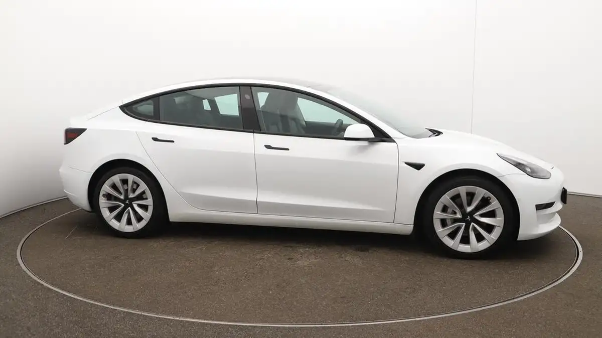2021-tesla-model-3-e-standard-plus-big-35