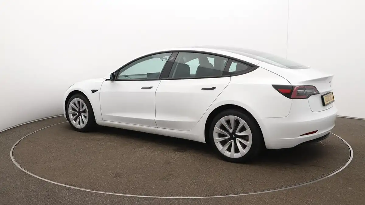 2021-tesla-model-3-e-standard-plus-big-11