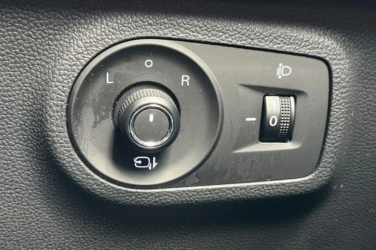 2022-mg-zs-suv-15-vti-tech-exclusive-big-39