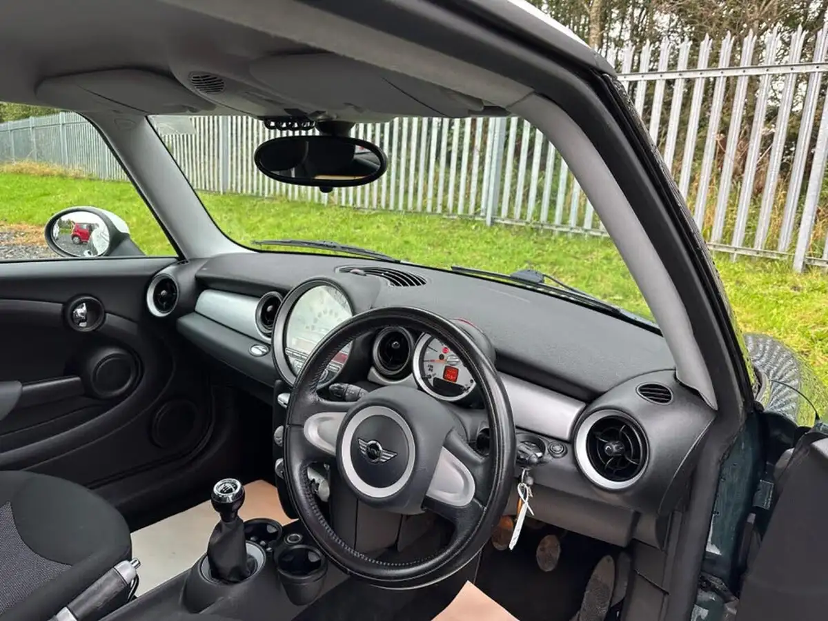 2008-mini-cooper-16-cooper-120bhp-hatchback-3d-big-16