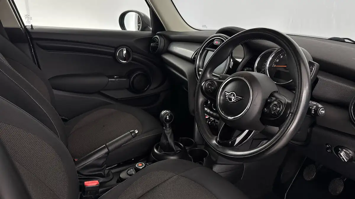 2018-mini-cooper-15-cooper-classic-ss-hatchback-5d-big-8