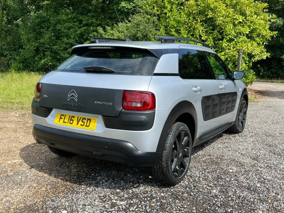 2016-citroen-c4-cactus-12-puretech-flair-110ps-ss-big-9
