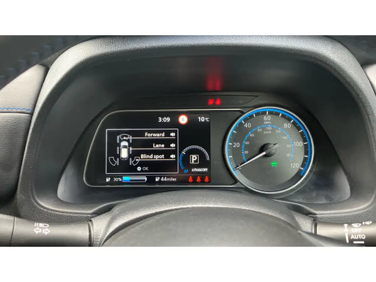 2021-nissan-leaf-e-n-connecta-big-17