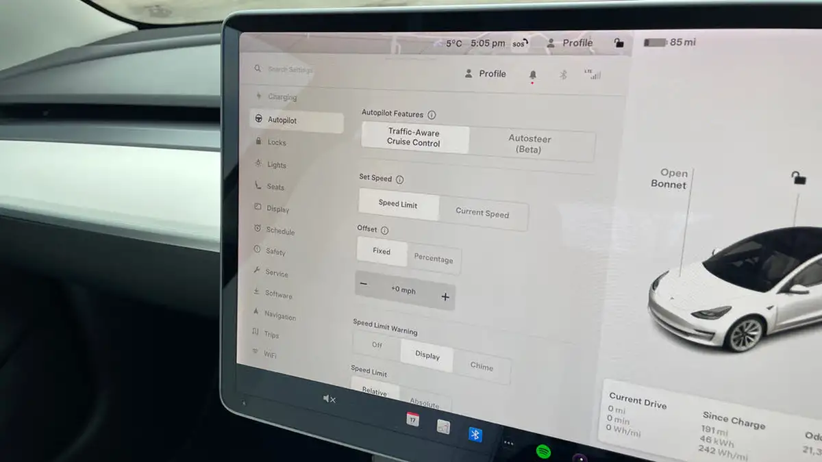 2021-tesla-model-3-e-long-range-4x4-big-29