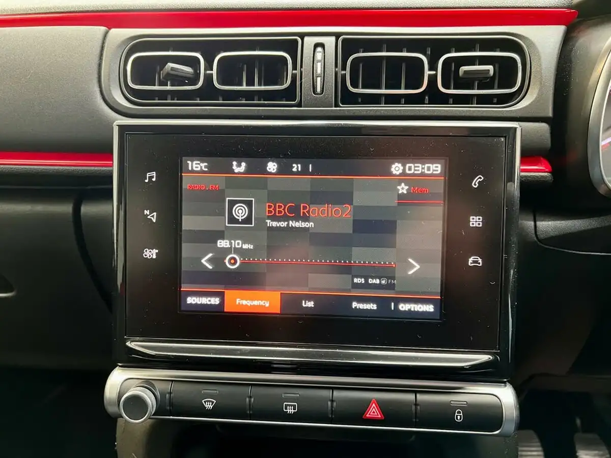 2017-citroen-c3-12-puretech-flair-82ps-big-13