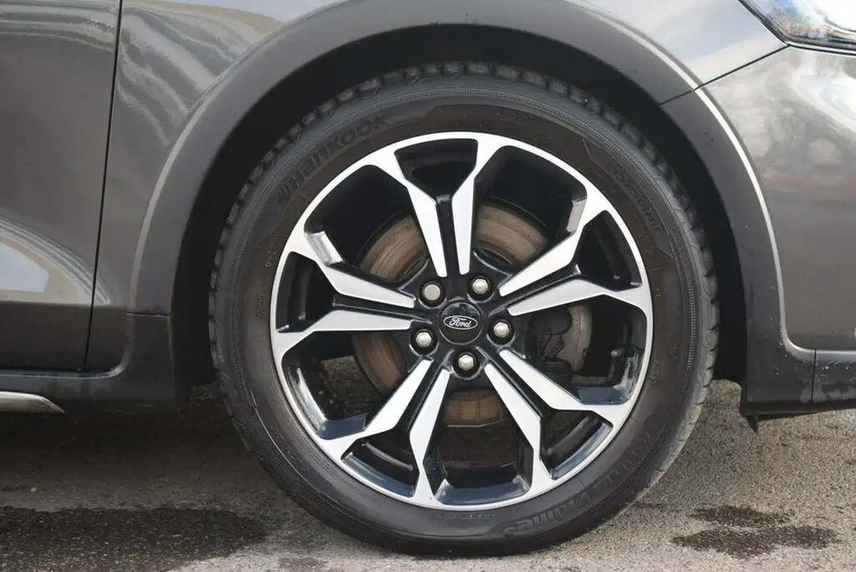 2019-ford-focus-10t-active-x-hatchback-big-9