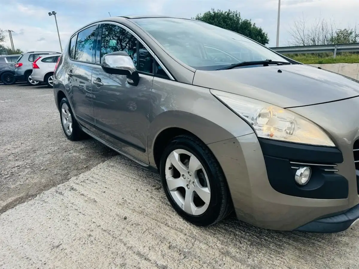 2011-peugeot-3008-crossover-20td-exclusive-150bhp-big-16