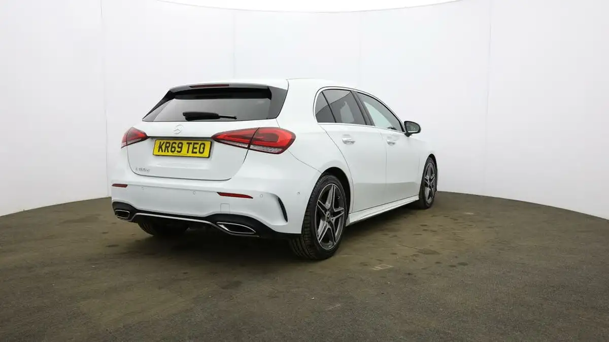 2019-mercedes-benz-a-class-big-50