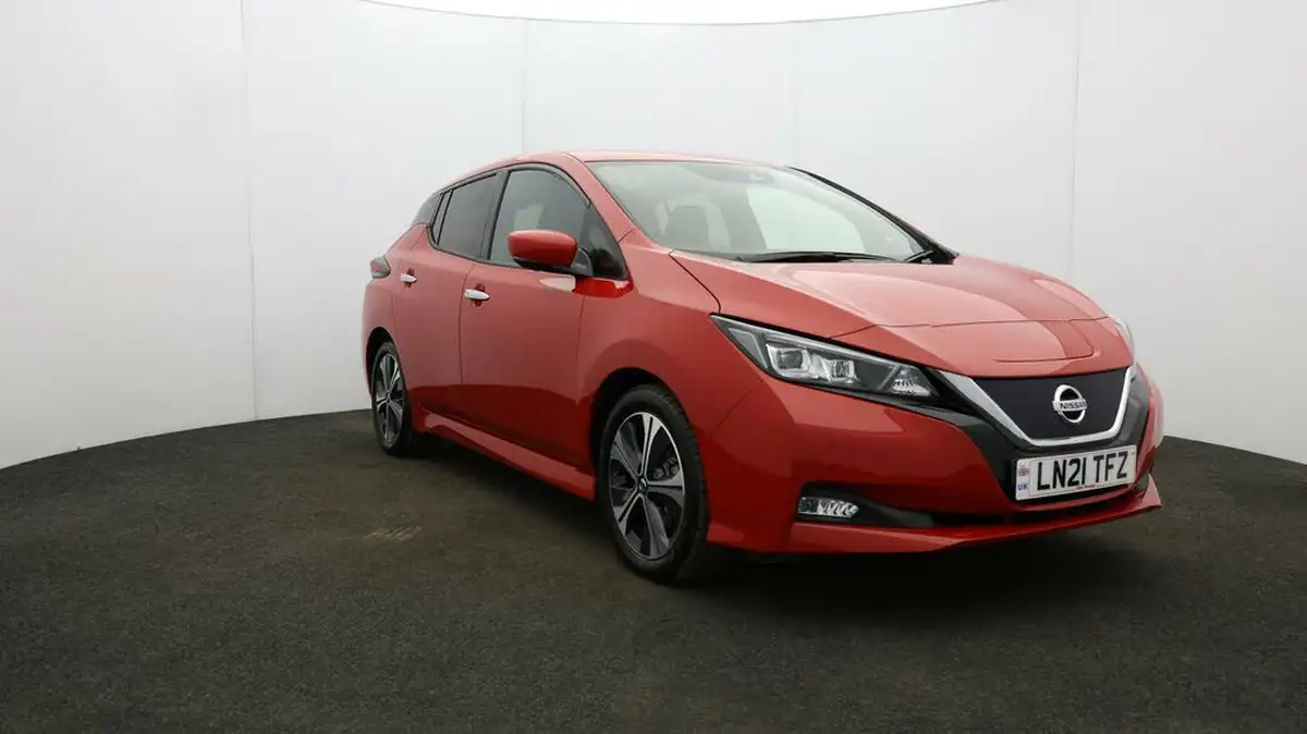 2021-nissan-leaf-e-tekna-big-39